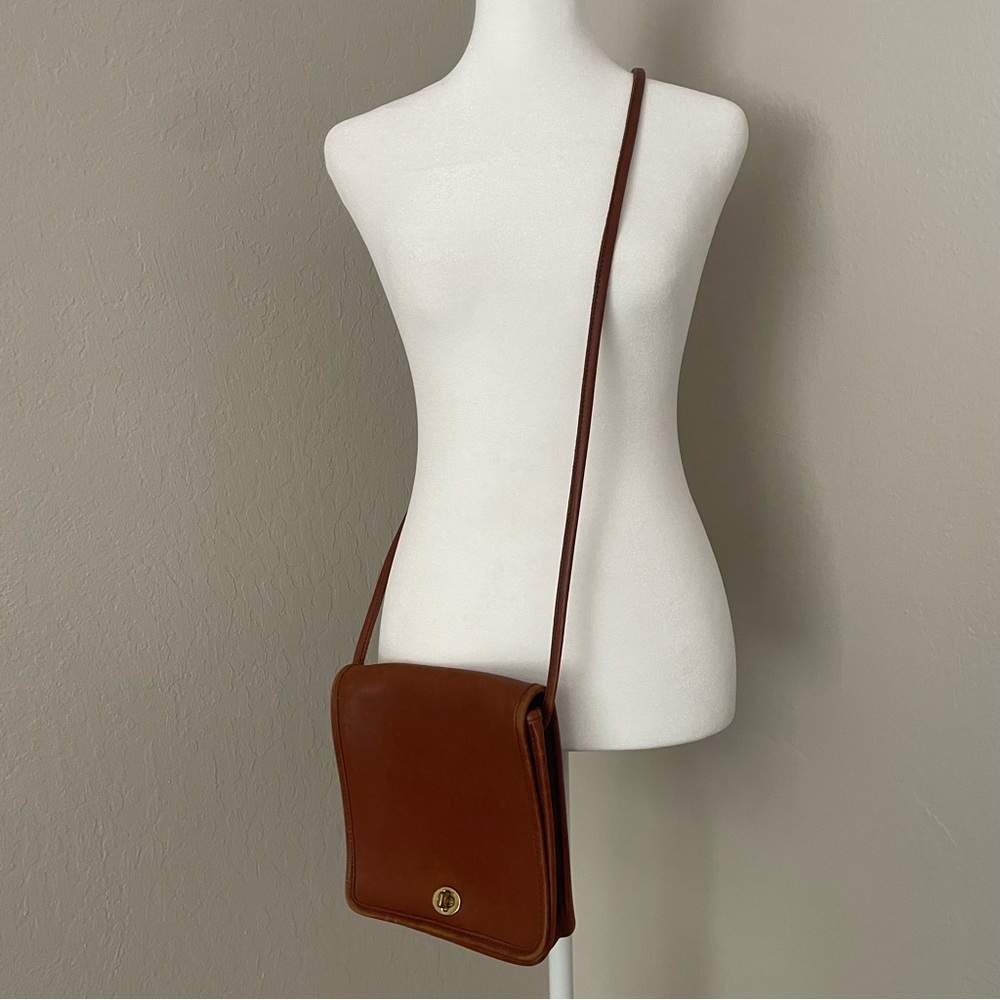 Vintage COACH Crossbody Shoulder Bag Glovetanned Leather Turnlock Charm Brown - Picture 6 of 12